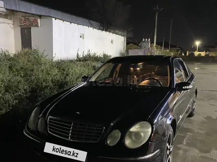 Mercedes-Benz E 200 2005 года за 2 500 000 тг. в Атырау – фото 3