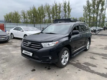 Toyota Highlander 2013 года за 11 011 000 тг. в Алматы – фото 3