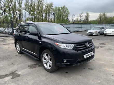 Toyota Highlander 2013 года за 11 011 000 тг. в Алматы – фото 2