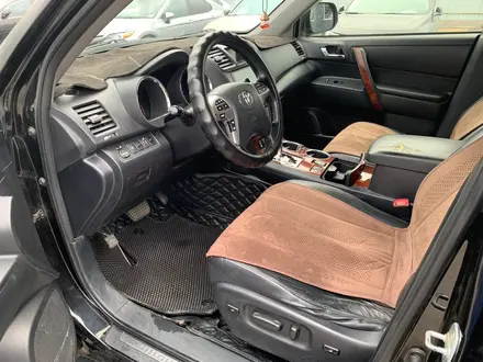 Toyota Highlander 2013 года за 11 011 000 тг. в Алматы – фото 8