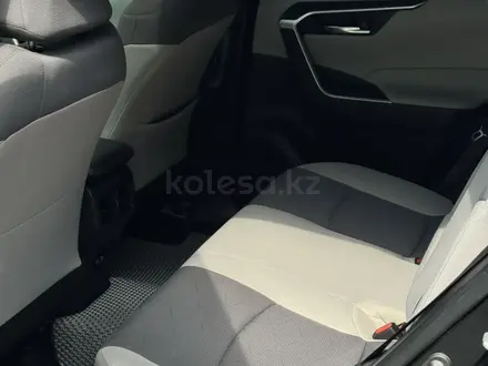 Toyota RAV4 2019 года за 12 390 000 тг. в Актау – фото 11