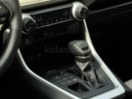Toyota RAV4 2019 года за 12 390 000 тг. в Актау – фото 13