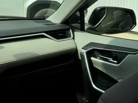 Toyota RAV4 2019 года за 12 390 000 тг. в Актау – фото 14