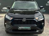 Toyota RAV4 2019 года за 12 390 000 тг. в Актау – фото 2