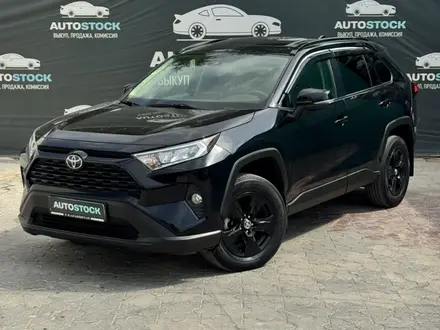Toyota RAV4 2019 года за 12 390 000 тг. в Актау