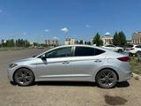 Hyundai Elantra 2018 года за 4 500 000 тг. в Уральск – фото 3