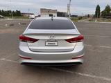 Hyundai Elantra 2018 года за 4 500 000 тг. в Уральск – фото 4