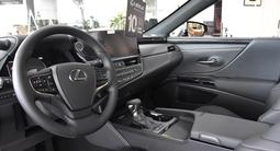 Lexus ES 250 Progressive 2025 года за 29 798 800 тг. в Караганда – фото 4
