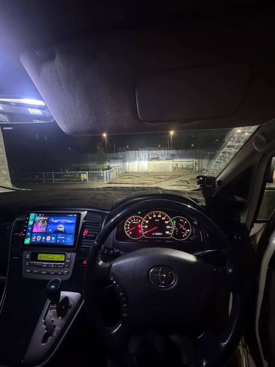 Toyota Alphard, 2004