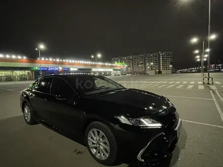 Toyota Camry 2023 года за 21 000 000 тг. в Актау – фото 4