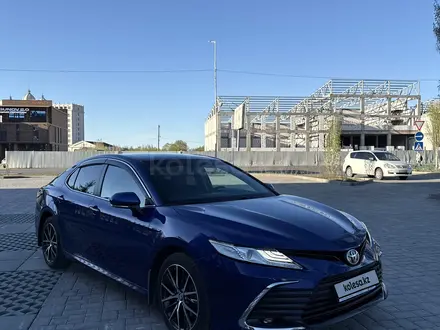 Toyota Camry 2021 года за 12 218 000 тг. в Актобе – фото 3