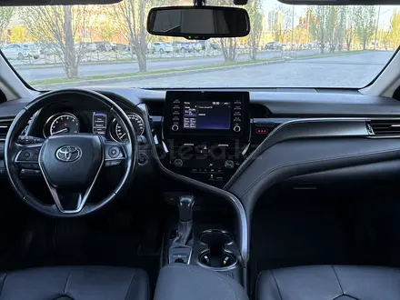 Toyota Camry 2021 года за 12 218 000 тг. в Актобе – фото 7