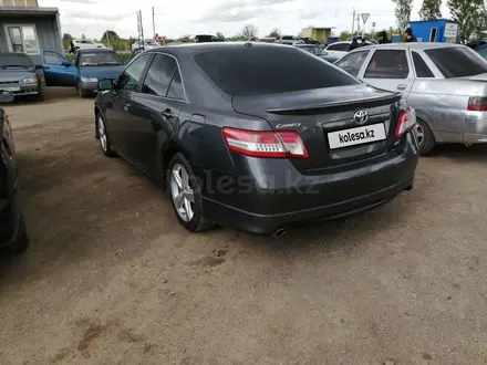 Toyota Camry 2010 года за 7 000 000 тг. в Актобе – фото 2