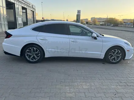 Hyundai Sonata 2020 года за 9 000 000 тг. в Уральск – фото 4