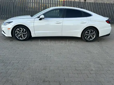 Hyundai Sonata 2020 года за 9 000 000 тг. в Уральск – фото 3