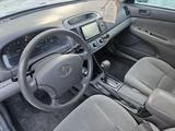 Toyota Camry 2004 годаүшін4 200 000 тг. в Астана – фото 2