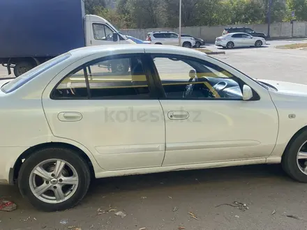 Nissan Almera Classic 2010 года за 3 900 000 тг. в Актобе – фото 2