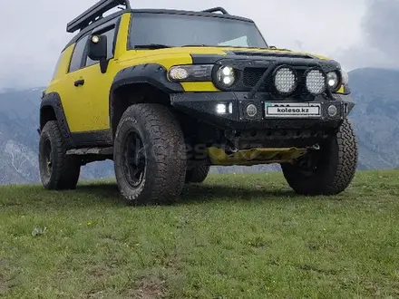 Toyota FJ Cruiser 2006 года за 16 500 000 тг. в Алматы – фото 2