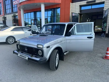 ВАЗ (Lada) Lada 2131 (5-ти дверный) 2015 года за 2 500 000 тг. в Актобе – фото 4