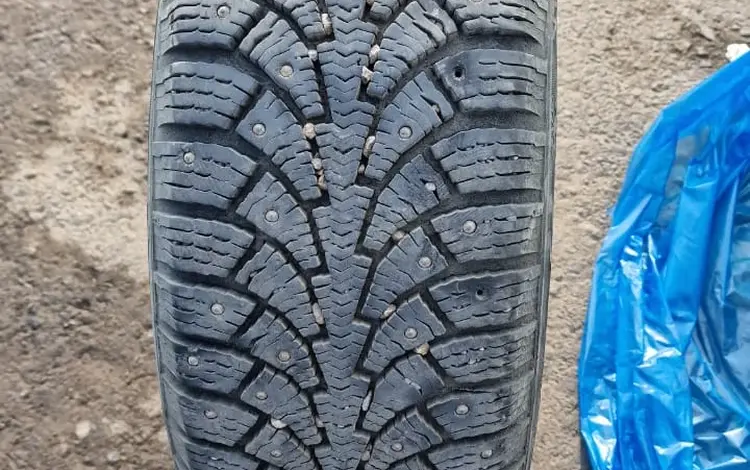 Комплект зимних шипованных шин 205/55 R16 за 60 000 тг. в Астана