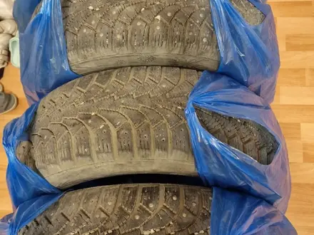 Комплект зимних шипованных шин 205/55 R16 за 60 000 тг. в Астана – фото 5