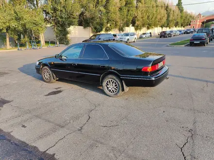 Toyota Camry 2000 года за 3 800 000 тг. в Алматы – фото 5