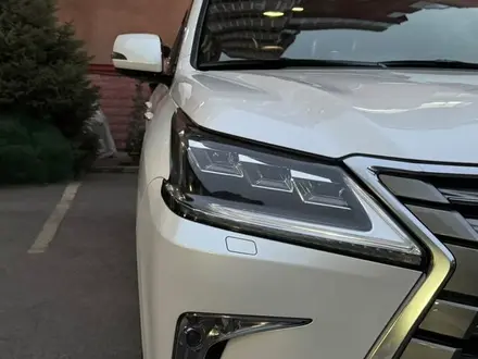 Lexus LX 570 2020 года за 46 000 000 тг. в Алматы – фото 3