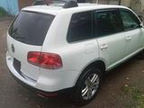 Volkswagen Touareg 2006 годаfor4 500 000 тг. в Астана – фото 4