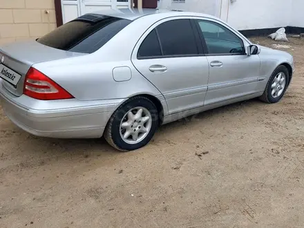 Mercedes-Benz C 200 2001 года за 3 600 000 тг. в Атырау – фото 12