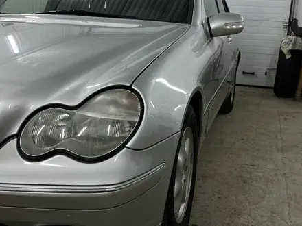 Mercedes-Benz C 200 2001 года за 3 600 000 тг. в Атырау – фото 7