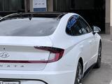 Hyundai Sonata 2023 года за 14 950 000 тг. в Алматы – фото 3