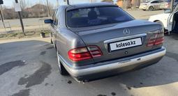 Mercedes-Benz E 280 1998 года за 4 200 000 тг. в Актобе – фото 4