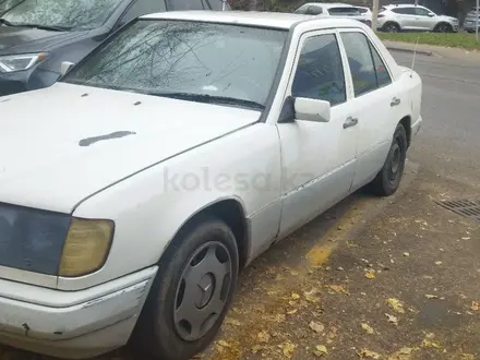 Mercedes-Benz E 230 1988 года за 900 000 тг. в Алматы – фото 2