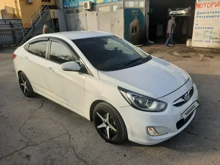 Hyundai Accent 2013 года за 4 660 000 тг. в Актау – фото 2