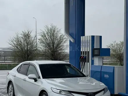 Toyota Camry 2020 года за 15 000 000 тг. в Туркестан – фото 2