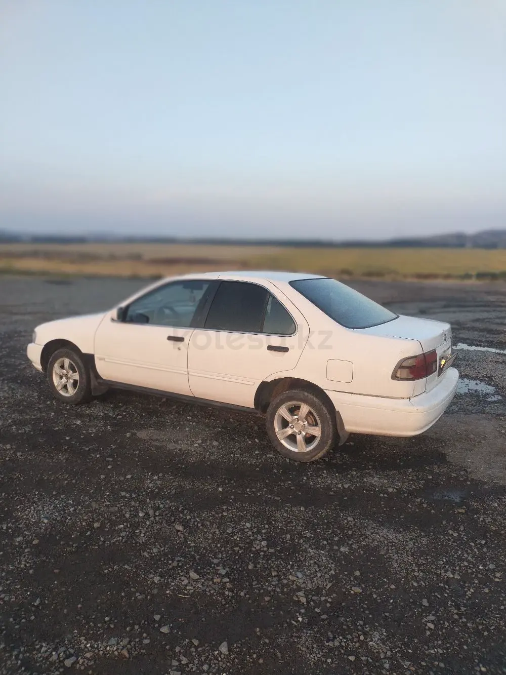 Nissan Sunny, 1999