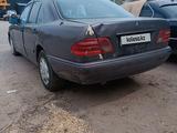 Mercedes-Benz E 220 1997 года за 1 300 000 тг. в Алматы – фото 3