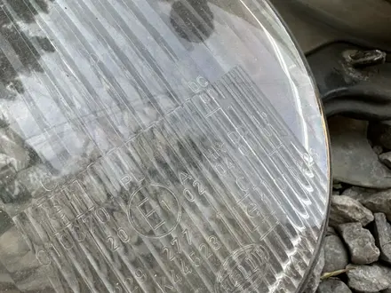 Стекла фары MERCEDES W210 за 8 000 тг. в Шымкент – фото 2