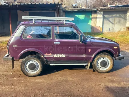 ВАЗ (Lada) Lada 2121 2000 года за 750 000 тг. в Алматы – фото 2