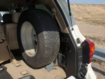 Крепление запасного колеса LX570 за 50 000 тг. в Алматы – фото 5