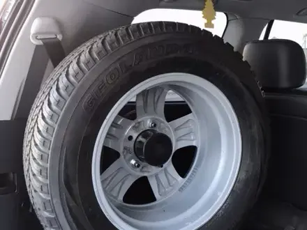 Крепление запасного колеса LX570 за 50 000 тг. в Алматы – фото 10