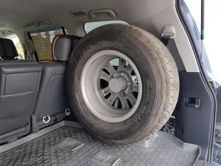 Крепление запасного колеса LX570 за 50 000 тг. в Алматы – фото 3