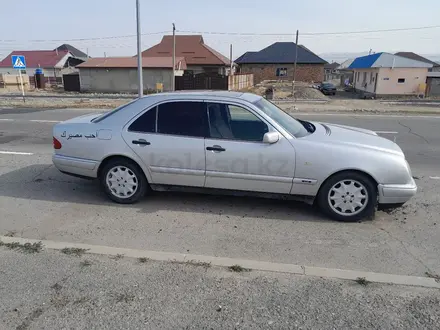 Mercedes-Benz E 230 1996 года за 2 550 000 тг. в Талдыкорган – фото 4