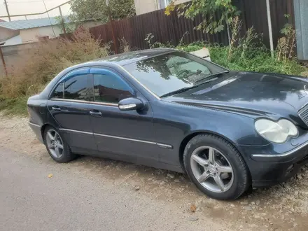 Mercedes-Benz C 200 2000 года за 2 650 000 тг. в Алматы