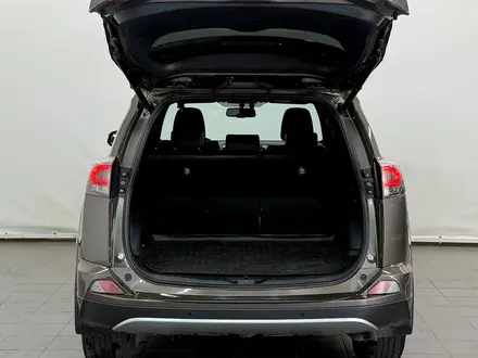 Toyota RAV4 Prestige 2018 года за 10 600 000 тг. в Астана – фото 10