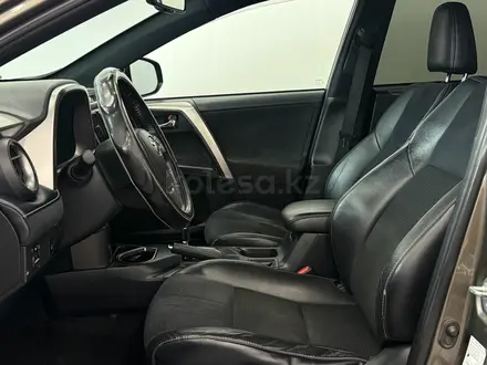 Toyota RAV4 Prestige 2018 года за 10 600 000 тг. в Астана – фото 12