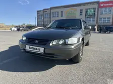 Toyota Camry, 1999