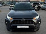Toyota RAV4 2020 годаүшін13 300 000 тг. в Актобе – фото 3