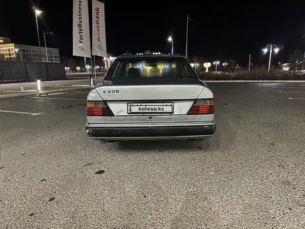 Mercedes-Benz E 200 1989 года за 920 000 тг. в Жезказган – фото 6