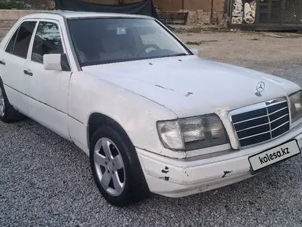 Mercedes-Benz E 280 1993 года за 900 000 тг. в Шымкент